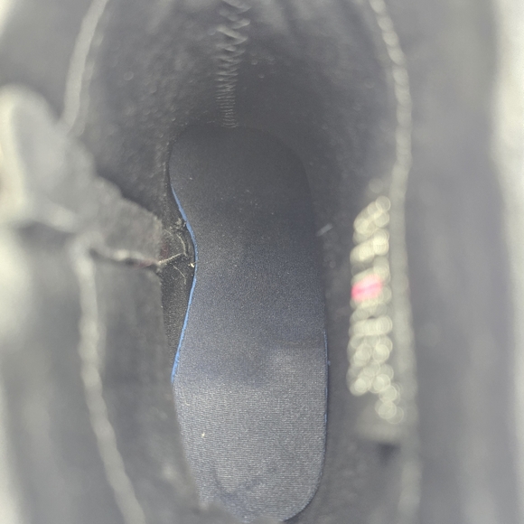 Like-new WetKiss Black Patent Block Heel Round Toe Ankle Booties, Women's Size 6 - Picture 11 of 16